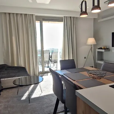 Thea Apartahotel Makrýgialos