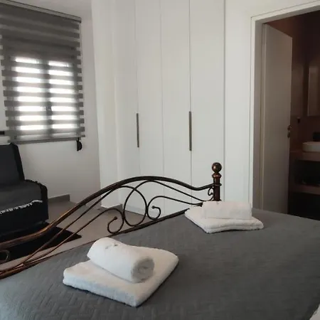 Thea Aparthotel Makrýgialos